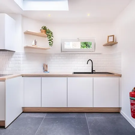 Garden Steps From Beaches, Cleaning Included Villa