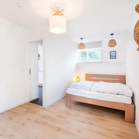 Garden Steps From Beaches, Cleaning Included Villa *