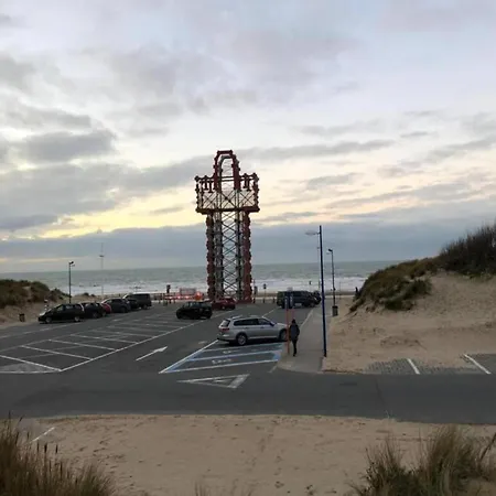 Villa Garden Steps From Beaches, Cleaning Included Koksijde